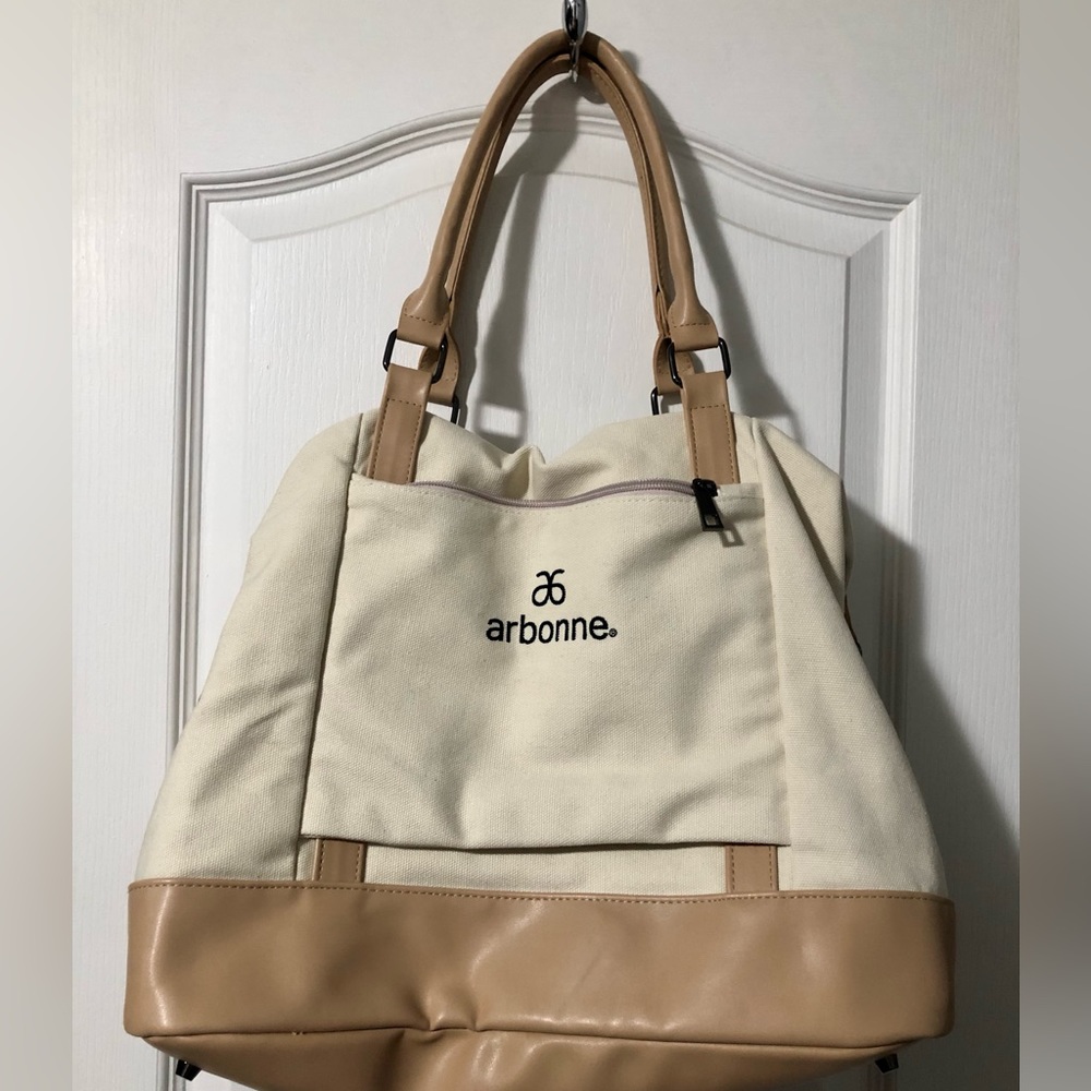 Overnight Arbonne Cream/Beige bag with removable strap